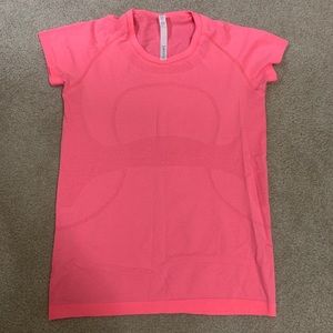 Lululemon swiftly tech short sleeve